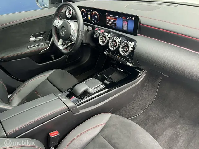 Mercedes-Benz CLA 250 AMG Line panorama 2021 Benzine 11