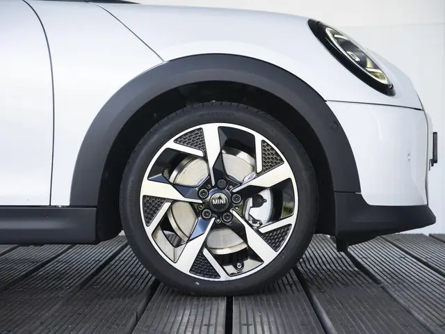 MINI 3-Deurs C 2024 Benzine 6