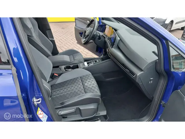 Volkswagen Golf 1.5 eTSI R-Line Business+ 2022 Benzine 15
