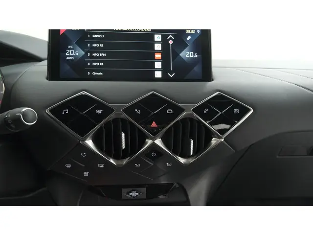 DS DS 3 Crossback PureTech 100 Montmartre 2022 Benzine 36