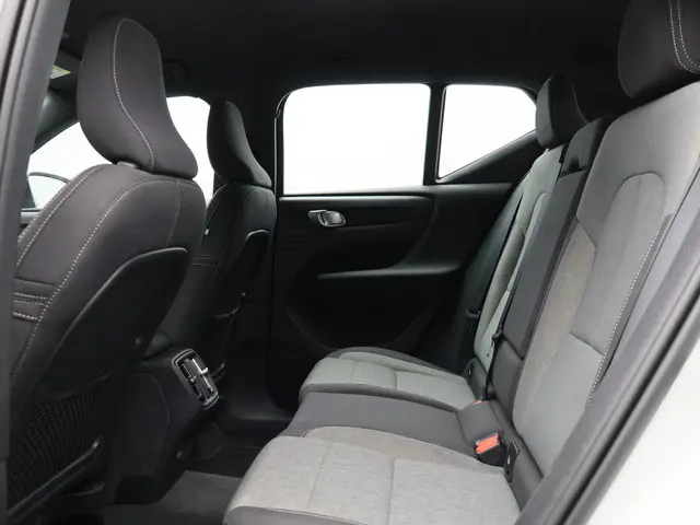Volvo XC40 2.0 B4 Plus Dark 2024 Benzine 8