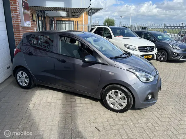 Hyundai i10 1.0i i-Motion Comfort 2014 Benzine 6