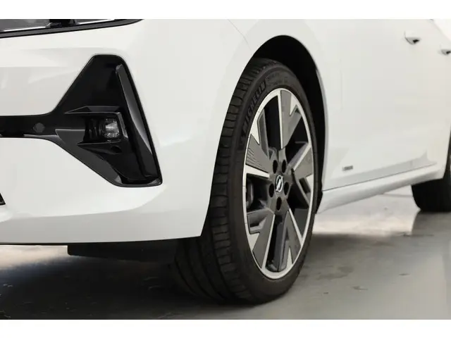 Opel Astra Electric Ultimate 54 kWh 2023 Elektrisch 24