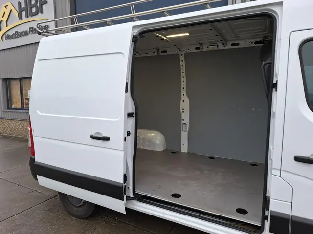 Opel Movano 2.3 Turbo L2H2 2020 Diesel 32