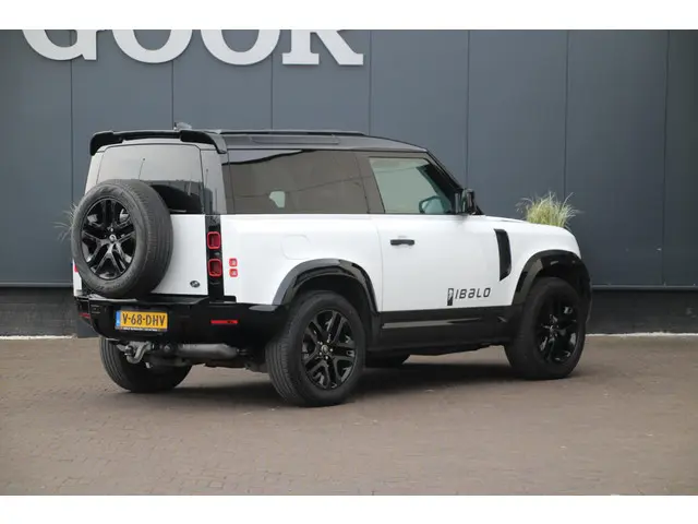 Land Rover Defender 90 D250 2021 Diesel 2