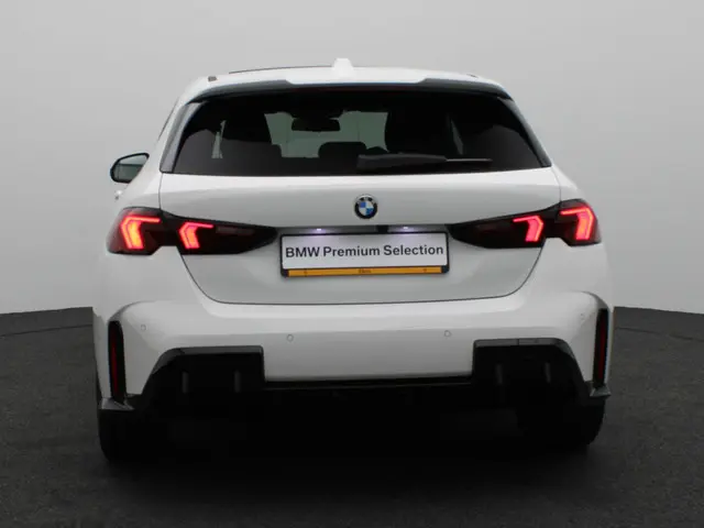 BMW 1 Serie 120 2026 Benzine 5