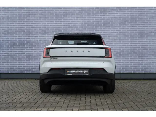 Volvo EX30 Extended Range Plus 69 kWh 2024 Elektrisch 16