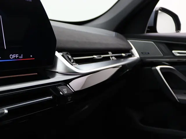 BMW X1 xDrive25e 2025 Hybride Benzine 14