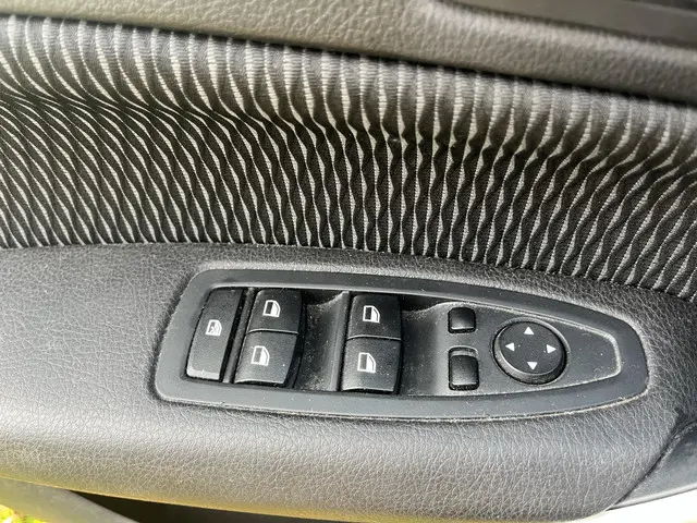 BMW 1 Serie 118i Executive 2014 Benzine 17