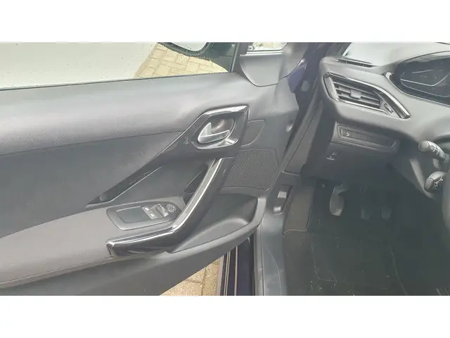 Peugeot 208 1.2 PureTech Blue Lion 2017 Benzine 15