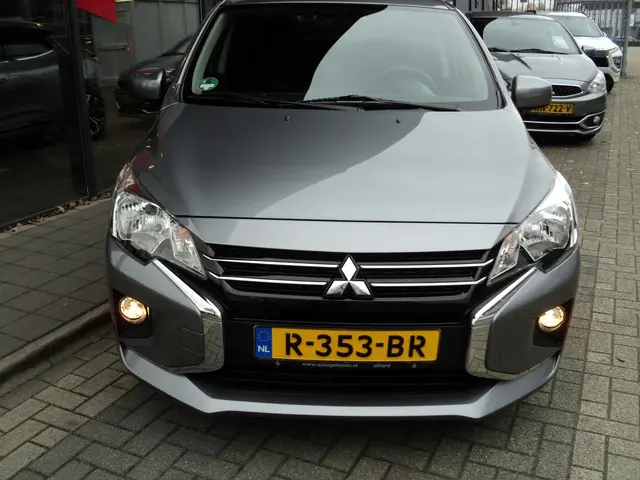 Mitsubishi Space Star 1.2 Intense 2022 Benzine 11