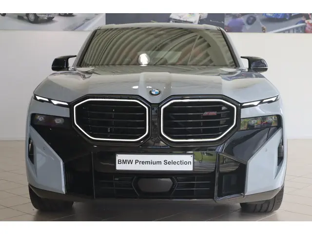 BMW XM Label Red 2024 Hybride Benzine 4