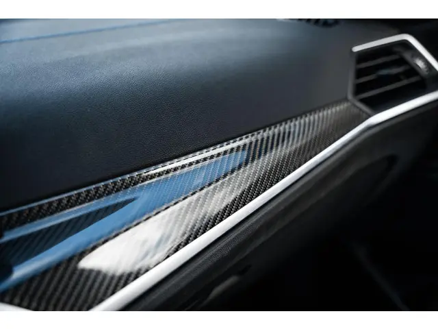 BMW 3 Serie Touring 320i High Executive 2023 Benzine 17