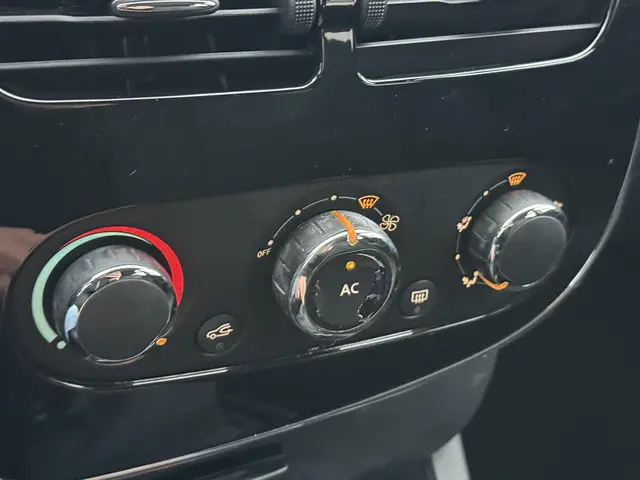 Renault Clio 0.9 TCe Expression 2013 Benzine 12