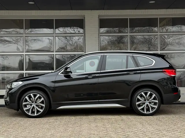 BMW X1 sDrive20i VDL Nedcar Edition 2020 Benzine 3