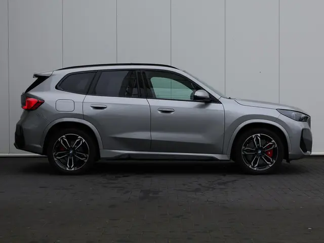 BMW iX1 eDrive20 67 kWh M Sport Edition 2025 Elektrisch 9