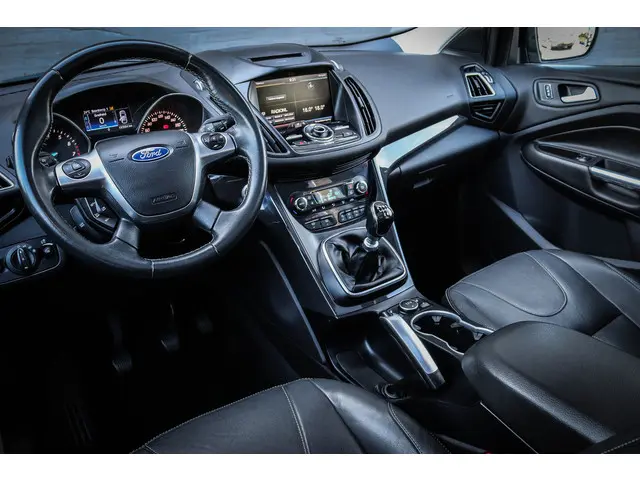 Ford Kuga 1.5 Titanium Styling Pack 2016 Benzine 4