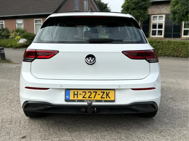 Volkswagen Golf 1.5 TSI LIFE 2020 Benzine 6