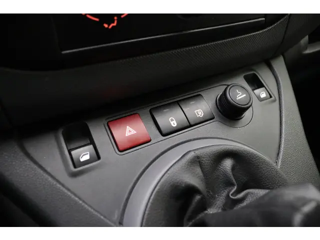 Peugeot Partner 120 1.6 BlueHDi 100 L1 Pro 2018 Diesel 17