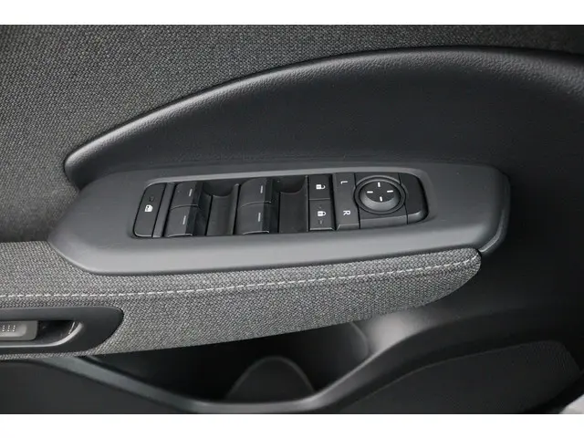 Lexus LBX 2WD 2024 Hybride Benzine 27