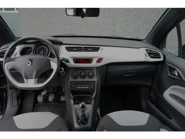 Citroën DS3 1.2 PureTech Chic 2017 Benzine 20