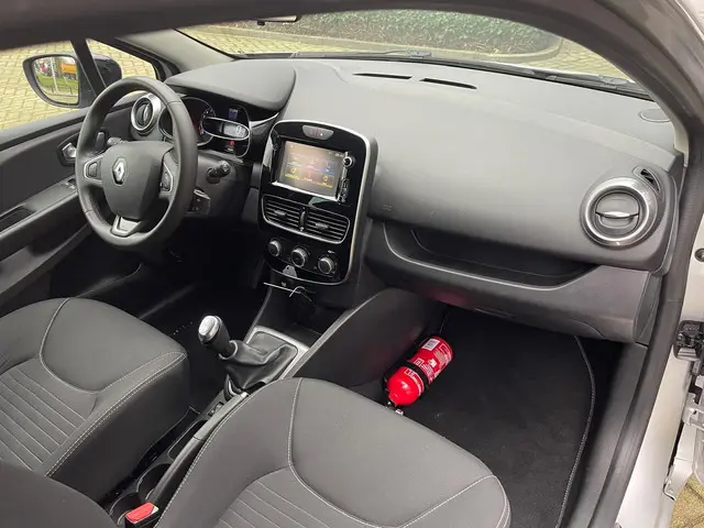 Renault Clio 0.9 TCe Limited 2018 Benzine 15