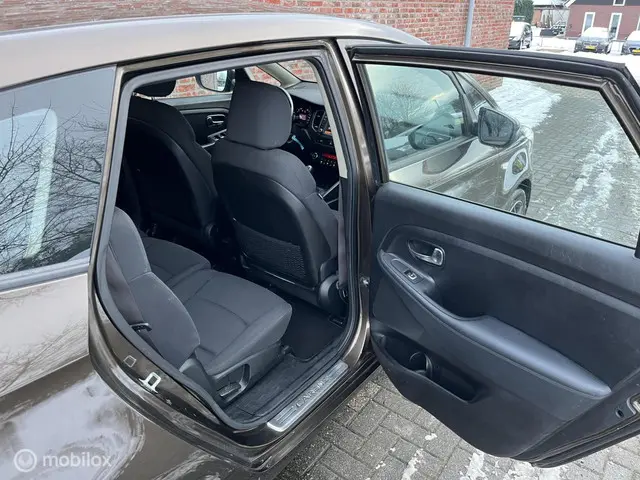 Kia Carens 1.6 GDi ComfortLine 2014 Benzine 23