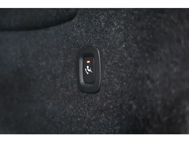 Volvo XC40 T4 Recharge Core 2023 Hybride Benzine 25