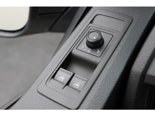 Volkswagen Transporter 2.0 TDI DSG L1H1 2017 Diesel 28