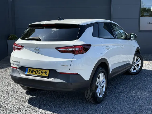 Opel Grandland X 2