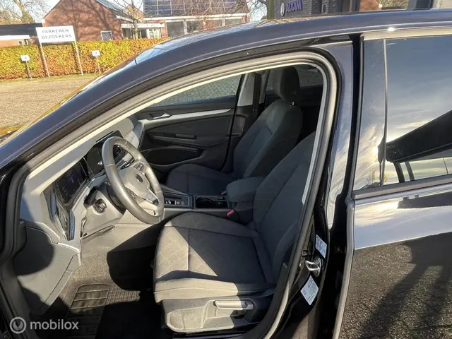 Volkswagen Golf 1.5 eTSI Life Business 2022 Benzine 17