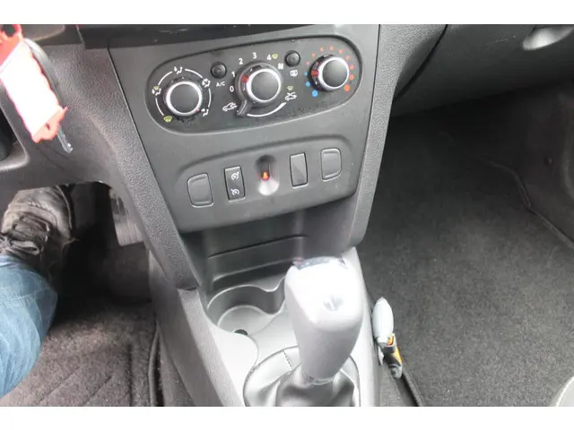 Dacia Logan MCV 0.9 TCe Laureate 2019 Benzine 13