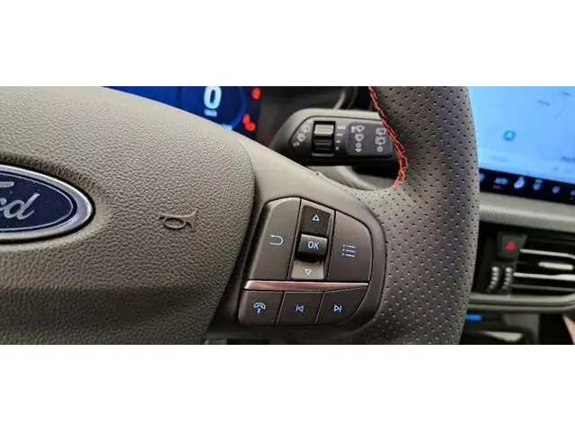 Ford Kuga 2.5 PHEV ST-Line X 2024 Hybride Benzine 19