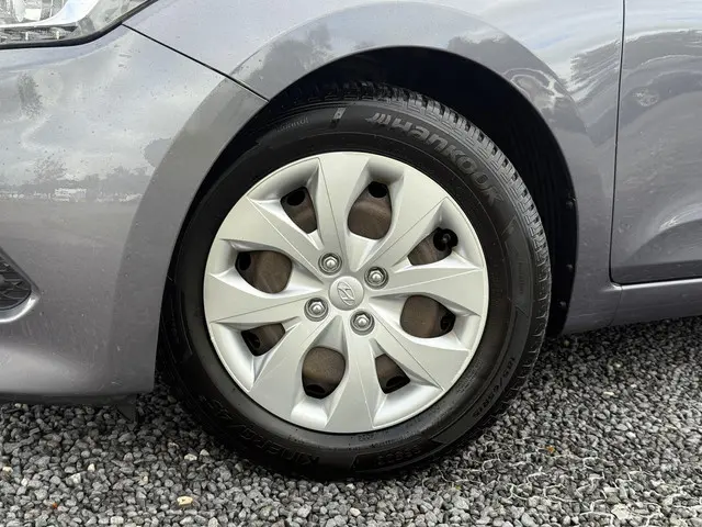 Hyundai i20 1.2 HP i-Motion 2017 Benzine 25
