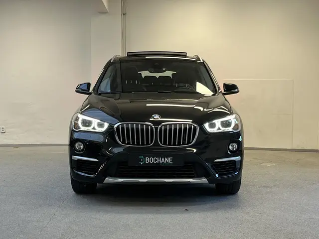 BMW X1 xDrive20i High Executive 2018 Benzine 6