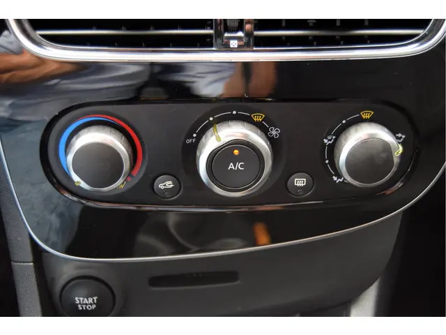 Renault Clio 0.9 TCe Limited 2018 Benzine 29