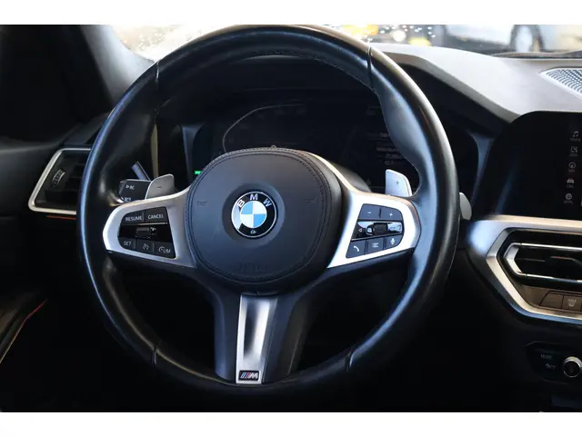 BMW 3 Serie Touring 318i Business Edition 2021 Benzine 11