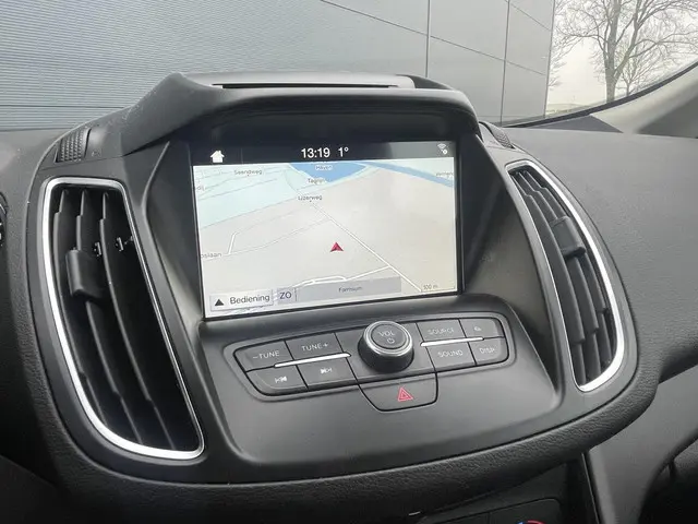 Ford C-MAX 1.0 Trend 2018 Benzine 6