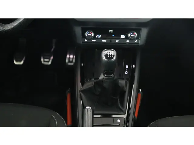 Škoda Scala 1.0 TSI 110pk Sport Business 2021 Benzine 31