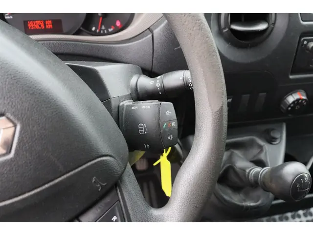 Renault Master T35 2.3 dCi L3H3 DL 2016 Diesel 11
