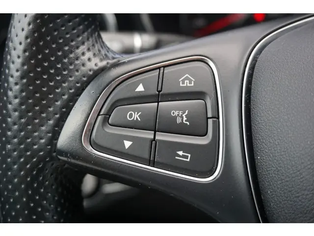 Mercedes-Benz C-Klasse 180 Prestige 2014 Benzine 22