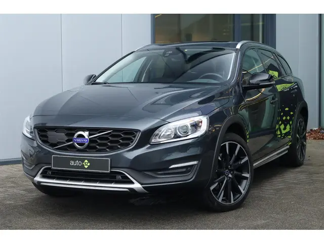 Volvo V60 Cross Country 2.0 D3 Polar+ 2018 Diesel 35