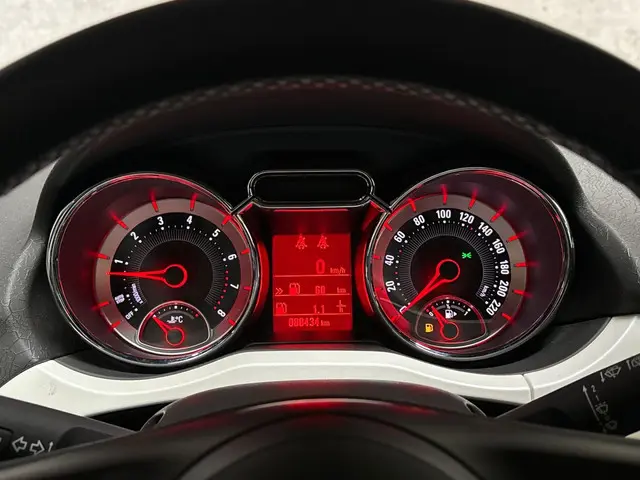 Opel ADAM 1.4 Sport 2013 Benzine 16