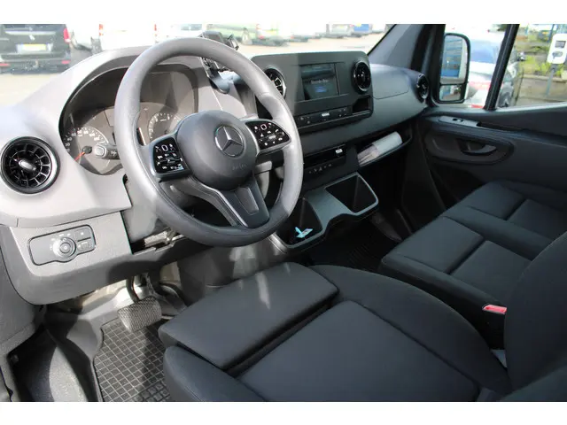 Mercedes-Benz Sprinter 319 CDI 3.0 V6 L2H2 2019 Diesel 4