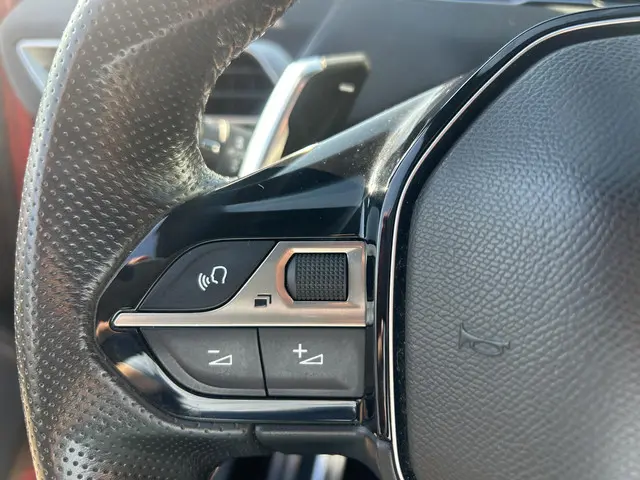 Peugeot 3008 1.2 PureTech GT -Line automaat 2017 Benzine 12