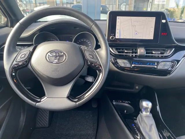 Toyota C-HR 2.0 Hybrid Dynamic 2024 Hybride Benzine 17