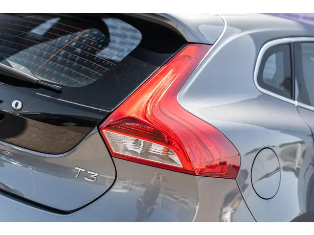 Volvo V40 T3 Momentum Automaat 2015 Benzine 17