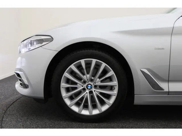 BMW 5 Serie Touring 520i High Executive 2018 Benzine 26