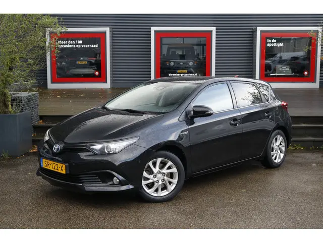 Toyota Auris 1.8 Hybrid Dynamic Go 2018 Hybride Benzine