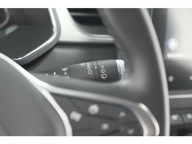 Renault Captur TCe 90 Intens 2021 Benzine 38